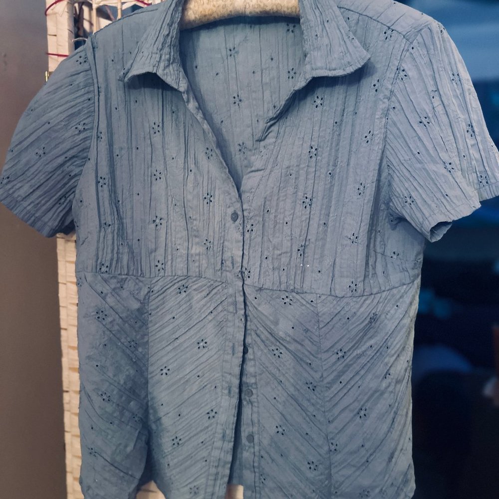 Ladies cotton eyelet button top